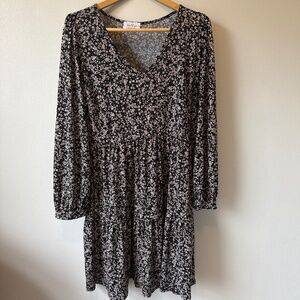 Kaileigh Magdalena knit tiered long sleeve floral V-neck dress